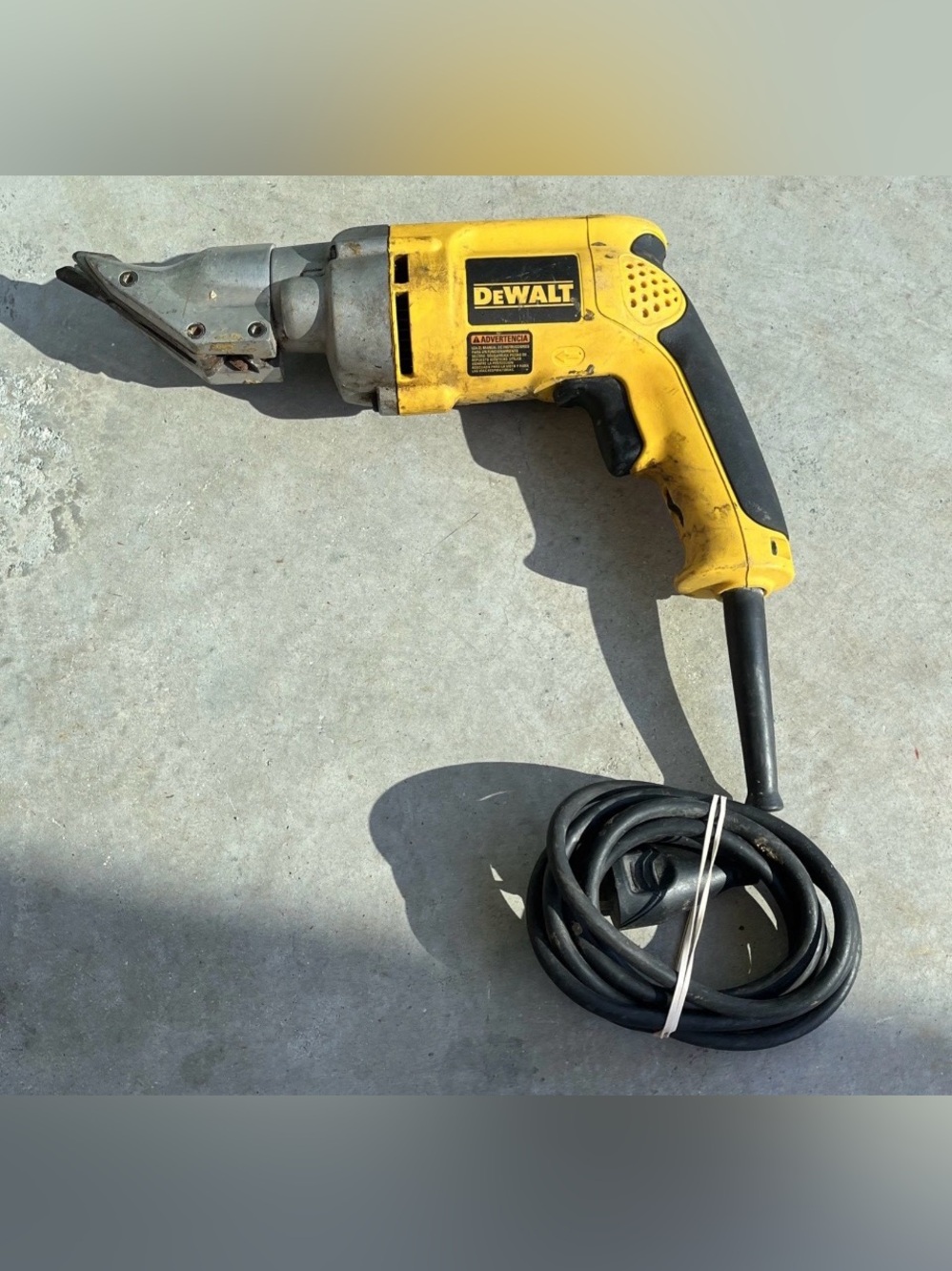 DEWALT DW890 18 Gauge Swivel Head Shears Corded Metal Shear Good Condition